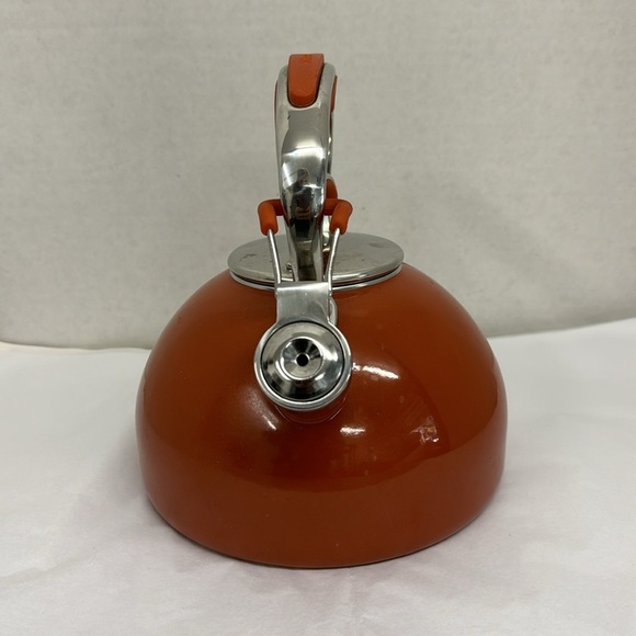 KitchenAid Gourmet Essentials 2-Quart Porcelain Tea Kettle, Terra Cotta - Picture 3 of 7